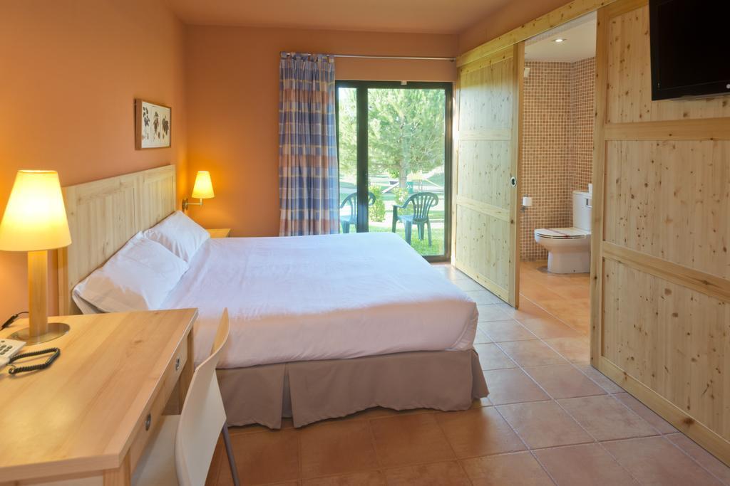 Vilar Rural De Cardona Ngoại thất bức ảnh